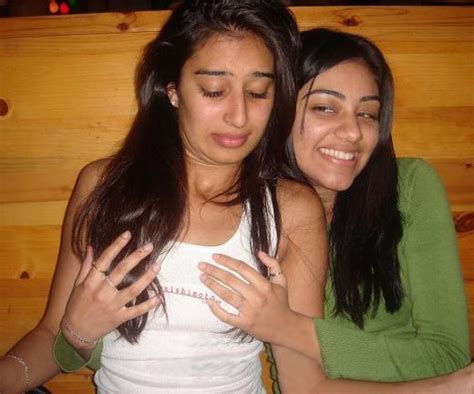 indian girl sex with friends|Indian Sex With Friends Porn Videos 